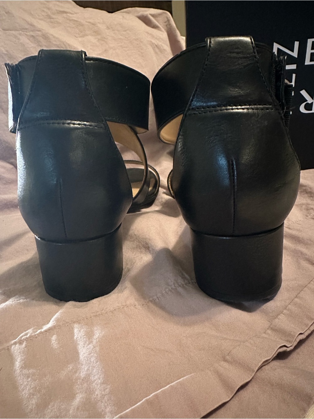 Naturalizer Black Cross Strap Block Heel Sandal Size 8.5 Ankle Strap Open Toe - Picture 7 of 9